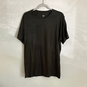 ALO Yoga Men's stealth green triumph